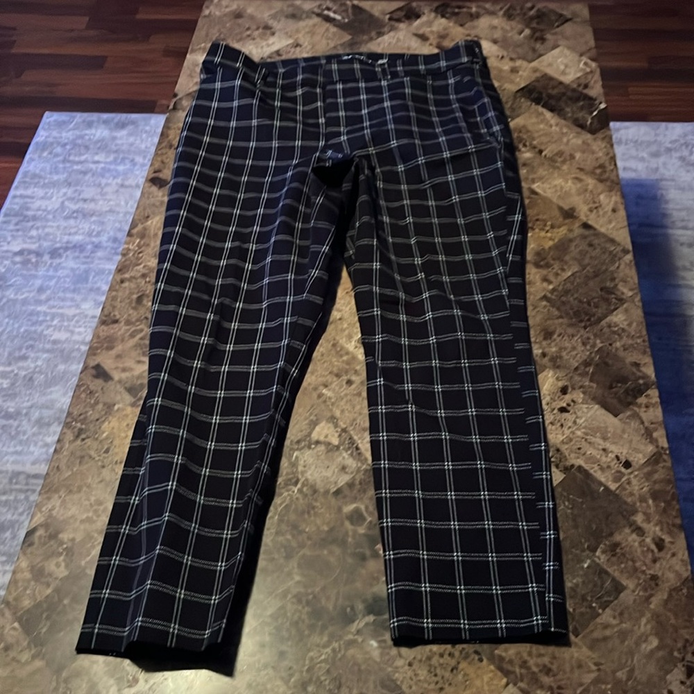 Selling old navy dress pants size 14